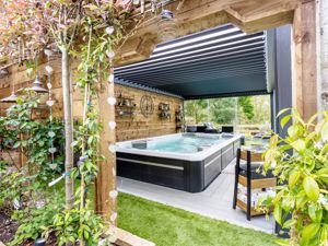 Photo 33- click for photo gallery